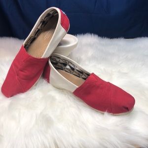 TOMS classy flats size W 8.5